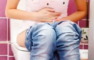 Durchfall ist ein Symptom für das Vorhandensein von Darmparasiten beim Menschen